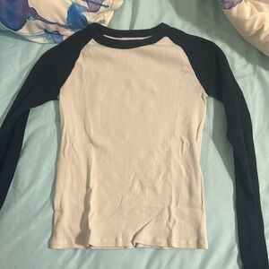 SOLD OUT LIMITED EDITION BRANDY MELVILLE BELLA TOP